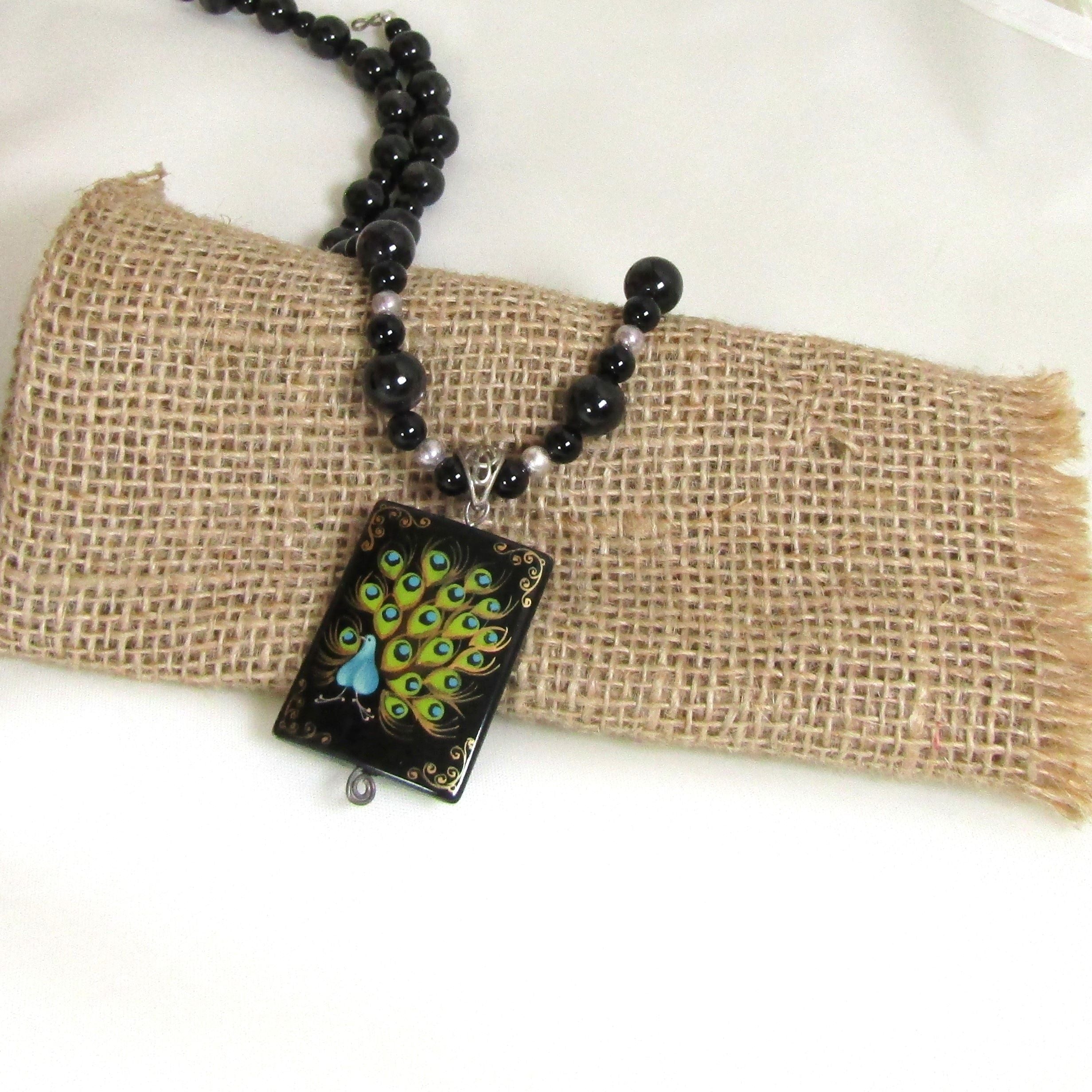 Black gemstom=ne Necklace with peacock black pendant