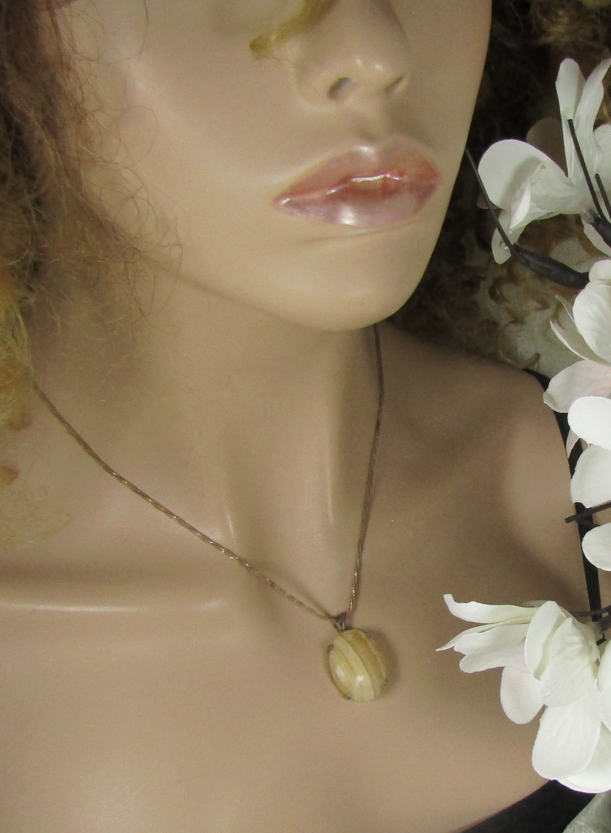 Gemstone pendant necklac