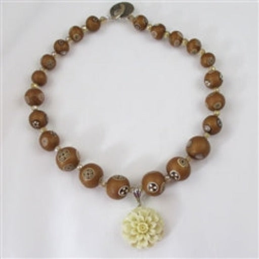 Samunnat Handmade Bead Necklace with Flower Pendant - VP's Jewelry