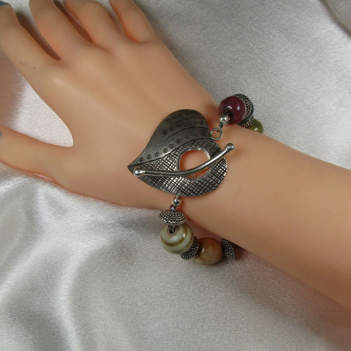 Handmade Ceramic Bead Bracelet with Heart Clasp - VP's Jewelry 