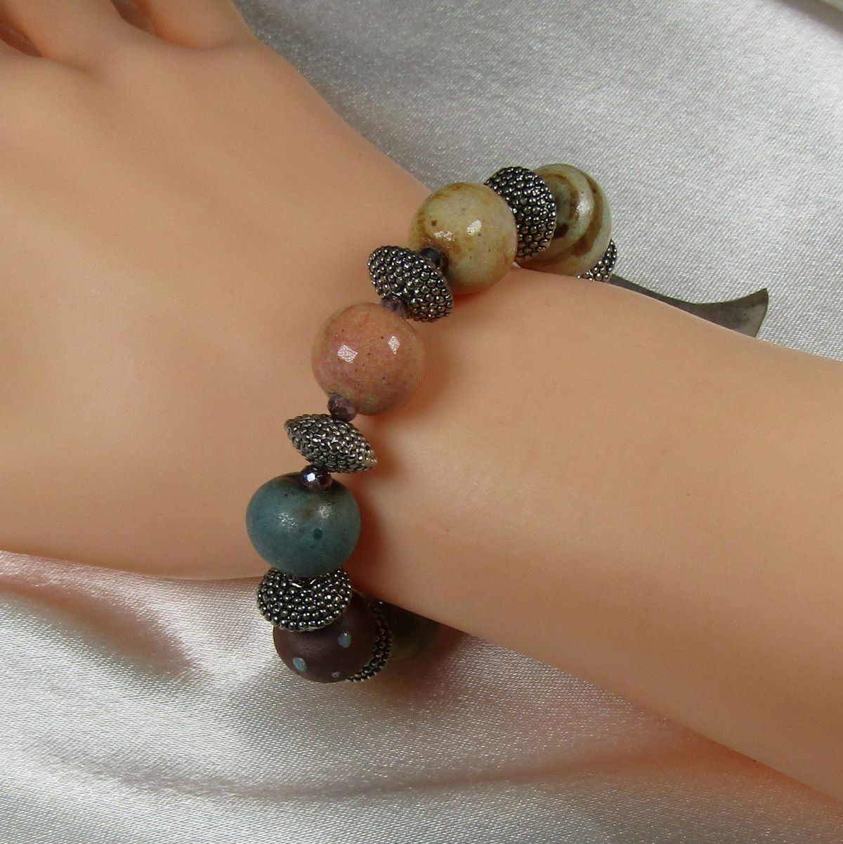 Handmade Ceramic Bead Bracelet with Heart Clasp - VP's Jewelry 