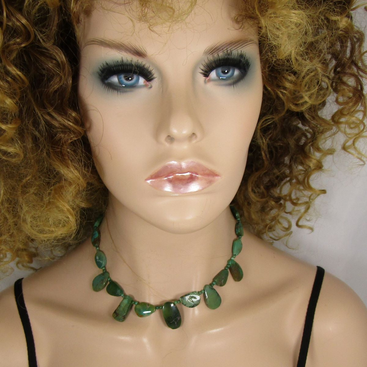 Handcrafted Turquoise Designer Cut Bead Necklace