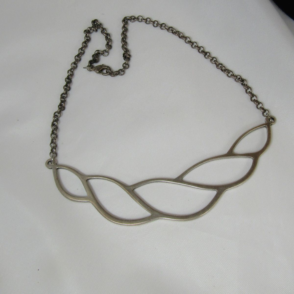 Silver Necklace Twisted Silver Focus Necklace - VP's Jewelry