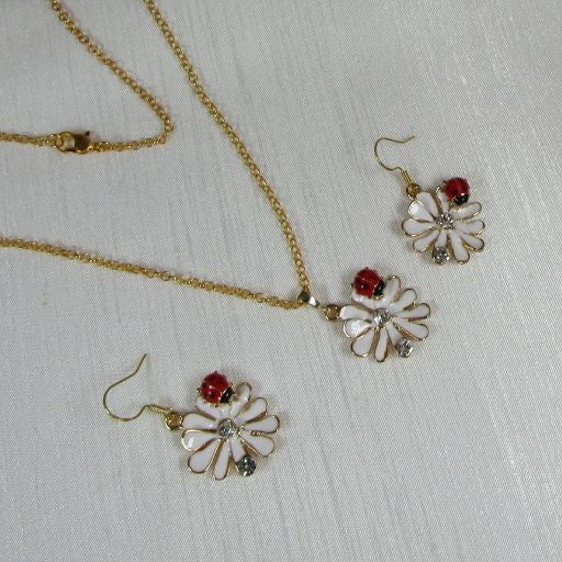 Cute Daisy with Ladybug Designer Set - VP's Jewelry