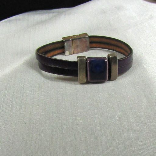 Classic Purple Leather Bracelet with a Twist