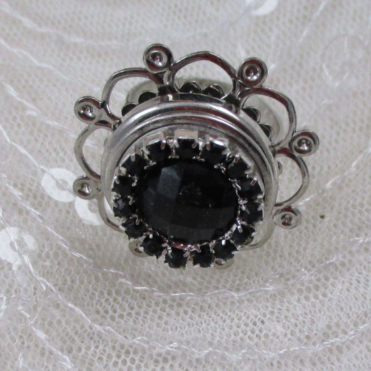 black ring